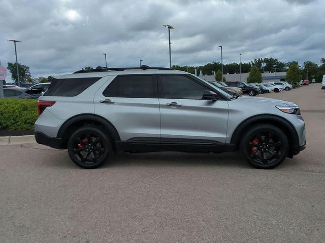 Photo of 2023 Iconic Silver Metallic Ford Explorer