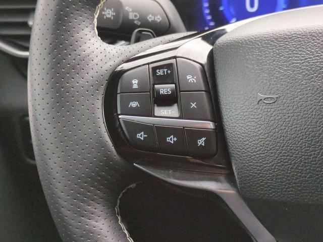 Photo of 2023 Iconic Silver Metallic Ford Explorer