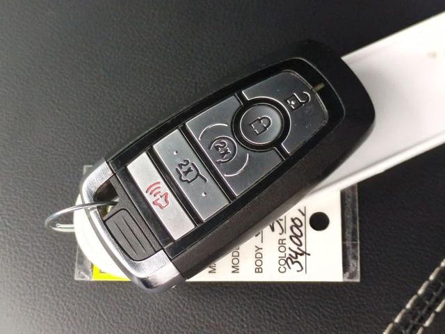 Photo of 2023 Iconic Silver Metallic Ford Explorer
