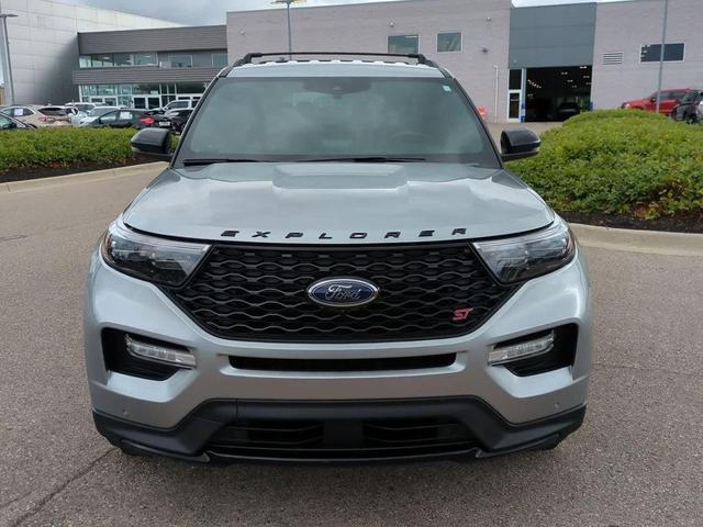 Photo of 2023 Iconic Silver Metallic Ford Explorer