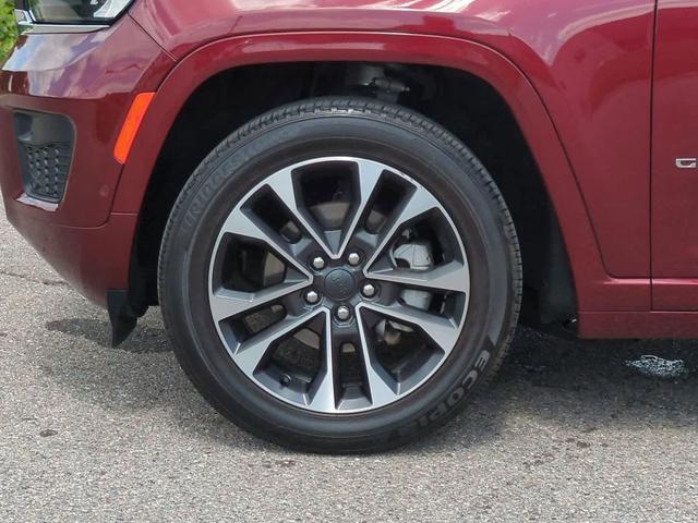 Photo of 2023 Velvet Red Pearlcoat Jeep Grand Cherokee