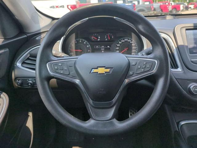 Photo of 2016 Black Chevrolet Malibu