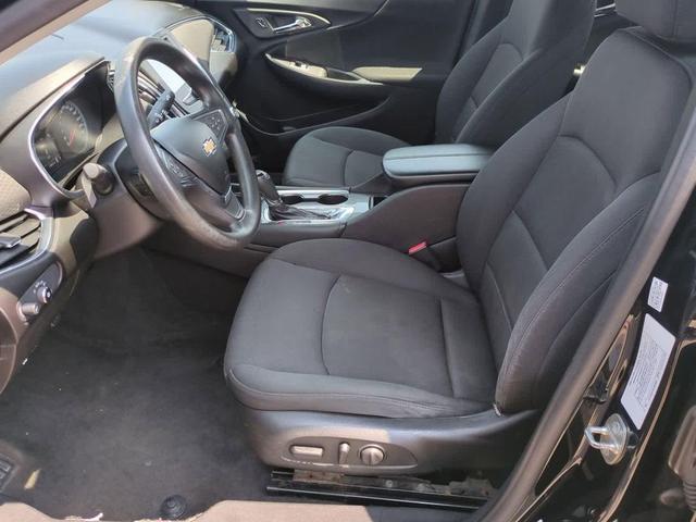 Photo of 2016 Black Chevrolet Malibu