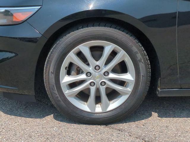 Photo of 2016 Black Chevrolet Malibu