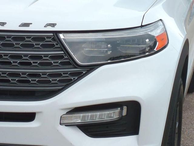 Photo of 2021 Oxford White Ford Explorer