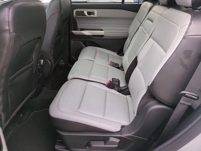 Photo of 2021 Oxford White Ford Explorer