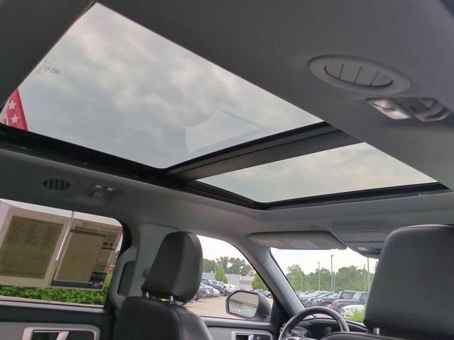 Photo of 2021 Oxford White Ford Explorer