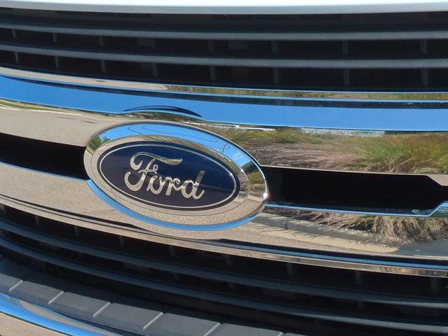 Photo of 2018 Oxford White Ford F-250