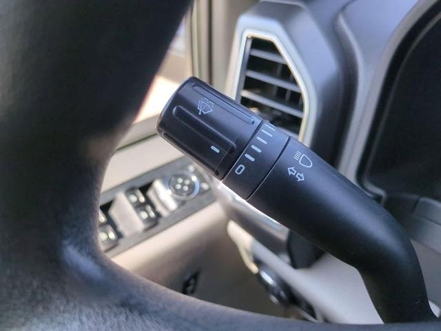 Photo of 2018 Oxford White Ford F-250