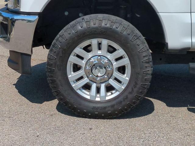 Photo of 2018 Oxford White Ford F-250