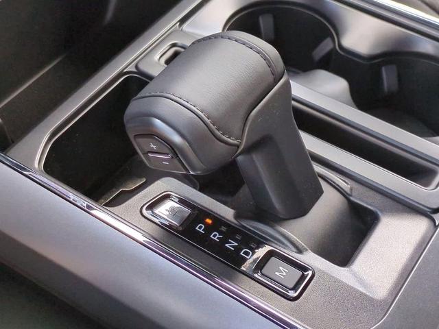 Photo of 2025 Space White Metallic Ford F-150
