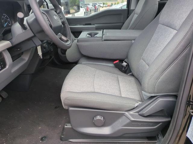 Photo of 2025 Agate Black Metallic Ford F-250