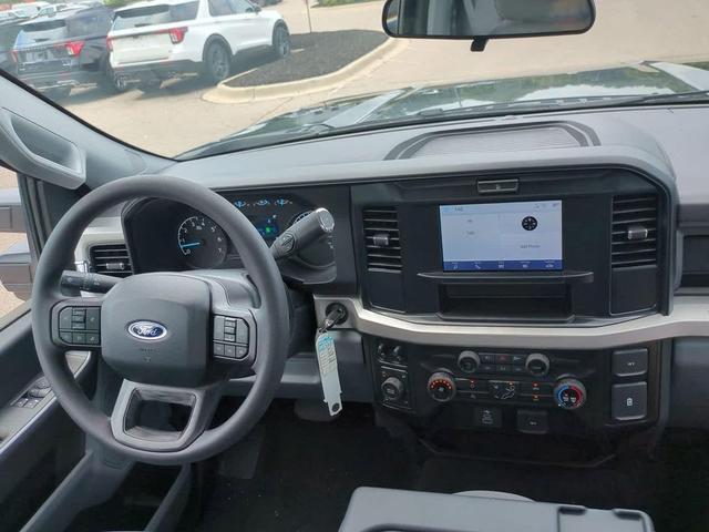 Photo of 2025 Agate Black Metallic Ford F-250