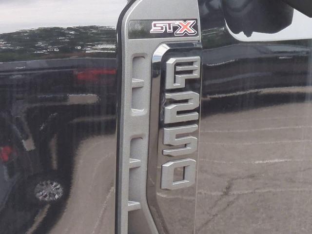 Photo of 2025 Agate Black Metallic Ford F-250