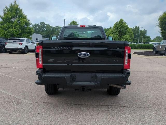 Photo of 2025 Agate Black Metallic Ford F-250