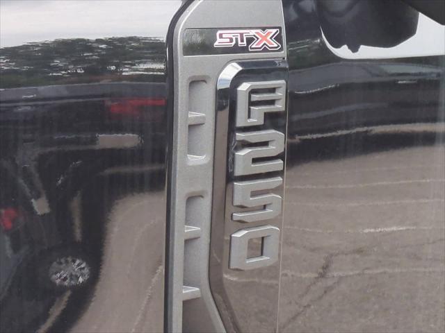 Photo of 2025 Agate Black Metallic Ford F-250