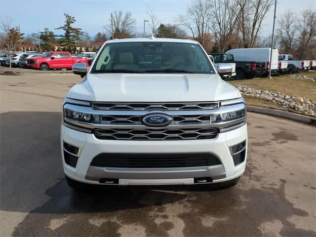 Photo of 2024 Star White Ford Expedition Max