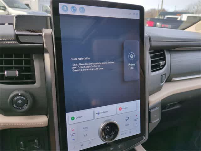 Photo of 2024 Star White Ford Expedition Max