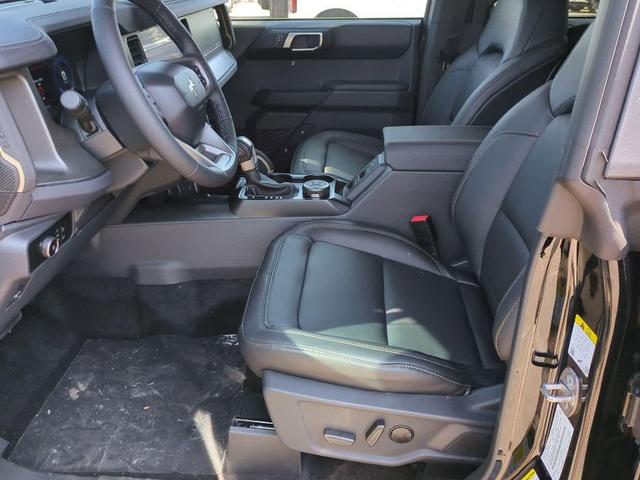 Photo of 2025 Shadow Black Ford Bronco