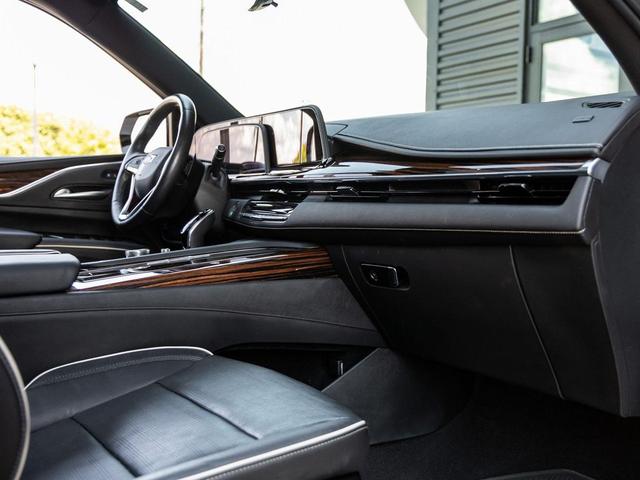 Photo of 2022 Crystal White Tricoat Cadillac Escalade