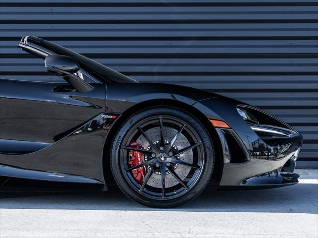 Photo of 2023 Onyx Black McLaren 720S