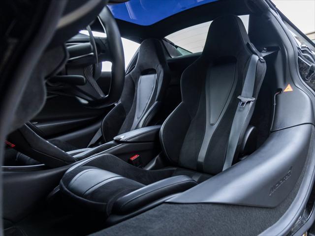 Photo of 2023 Onyx Black McLaren 720S