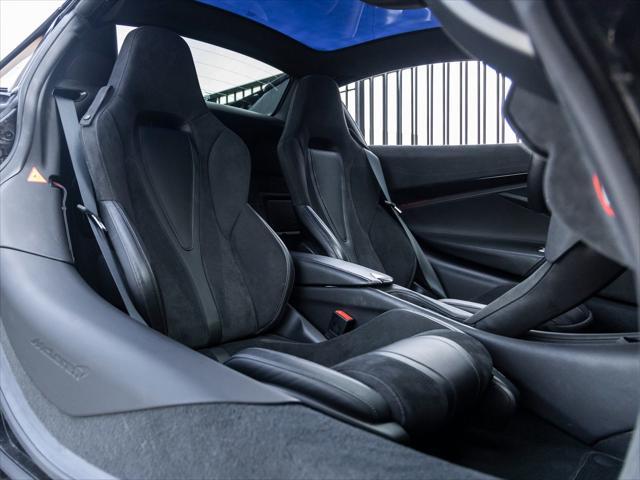 Photo of 2023 Onyx Black McLaren 720S