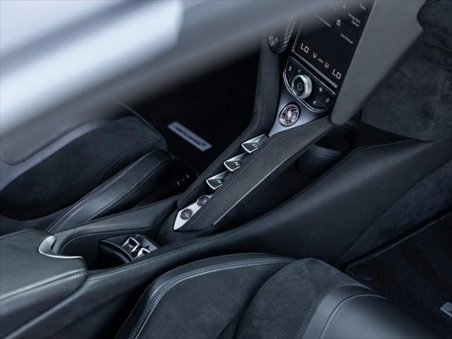 Photo of 2023 Onyx Black McLaren 720S
