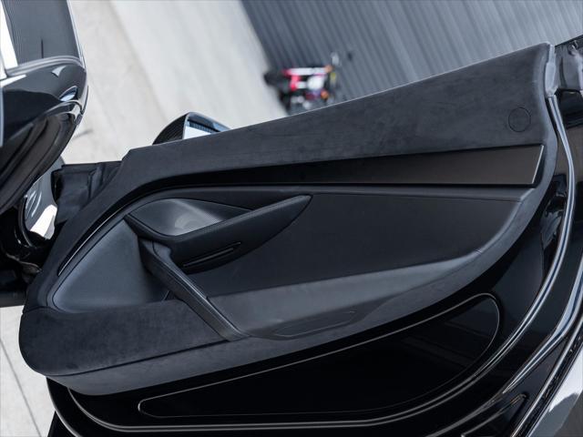 Photo of 2023 Onyx Black McLaren 720S