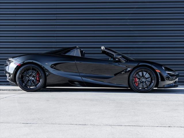 Photo of 2023 Onyx Black McLaren 720S