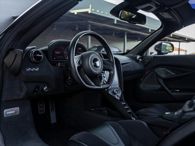 Photo of 2023 Onyx Black McLaren 720S