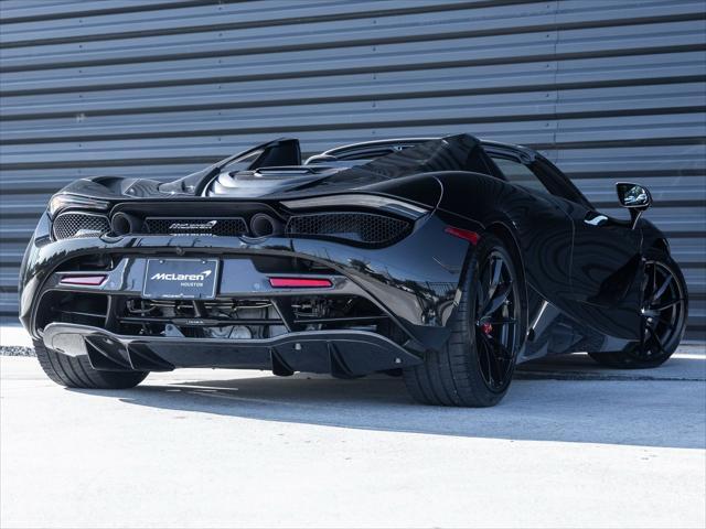 Photo of 2023 Onyx Black McLaren 720S
