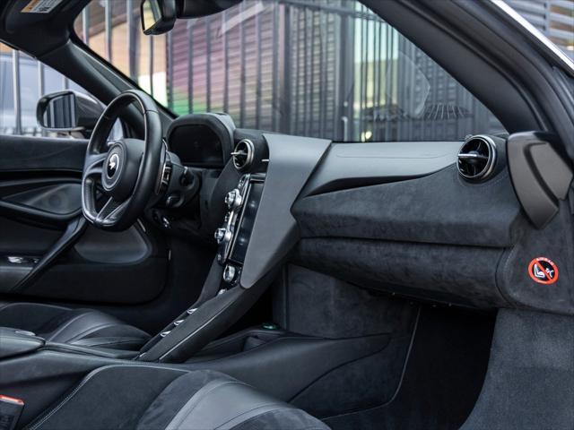 Photo of 2023 Onyx Black McLaren 720S
