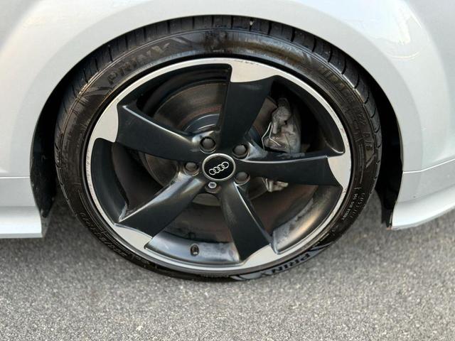 Photo of 2015 Ice Silver Metallic Audi TT