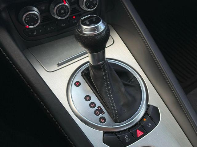 Photo of 2015 Ice Silver Metallic Audi TT