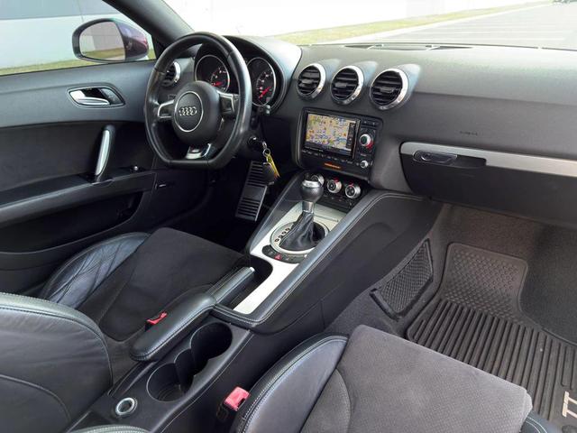 Photo of 2015 Ice Silver Metallic Audi TT
