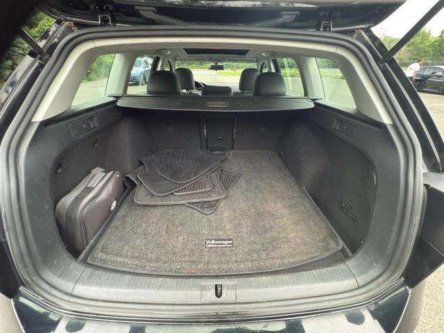 Photo of 2015 Black Volkswagen Golf SportWagen