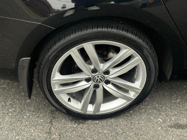 Photo of 2015 Black Volkswagen Golf SportWagen