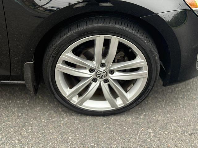 Photo of 2015 Black Volkswagen Golf SportWagen