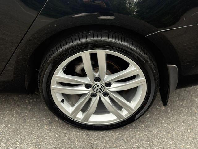 Photo of 2015 Black Volkswagen Golf SportWagen