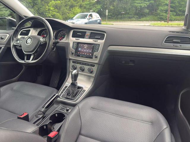 Photo of 2015 Black Volkswagen Golf SportWagen
