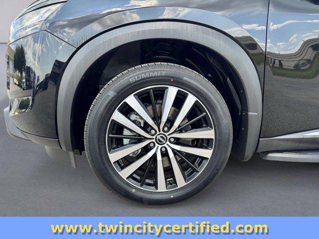 Photo of 2023 Super Black Nissan Pathfinder