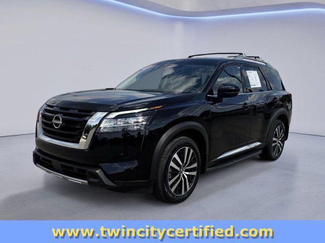 Photo of 2023 Super Black Nissan Pathfinder