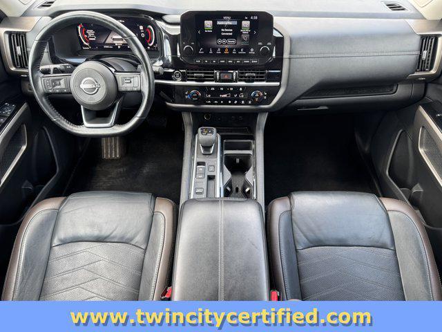 Photo of 2023 Super Black Nissan Pathfinder