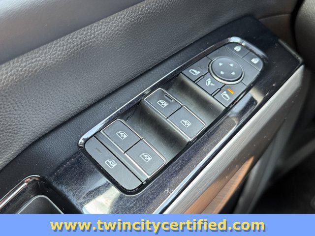 Photo of 2023 Super Black Nissan Pathfinder
