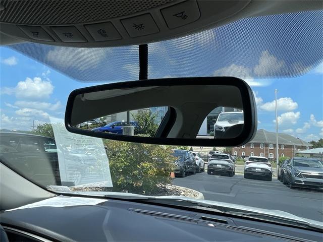 Photo of 2017 Oxford White Ford Fusion