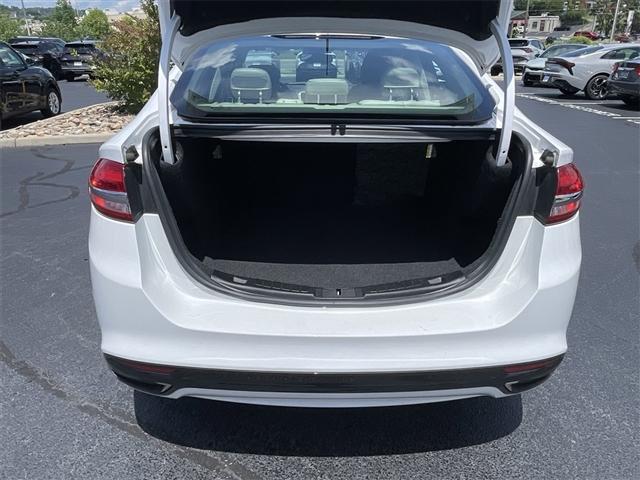 Photo of 2017 Oxford White Ford Fusion
