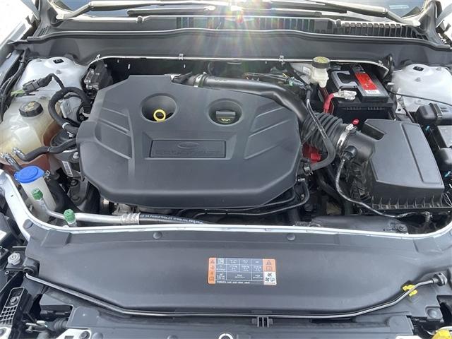 Photo of 2017 Oxford White Ford Fusion