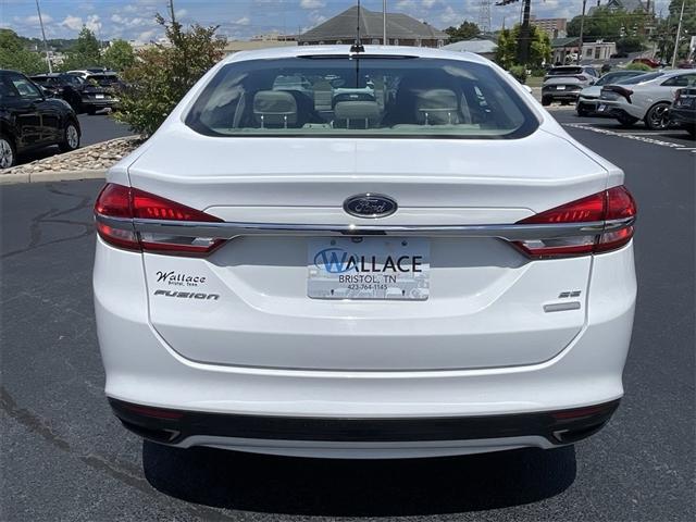 Photo of 2017 Oxford White Ford Fusion