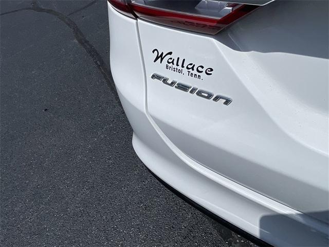 Photo of 2017 Oxford White Ford Fusion